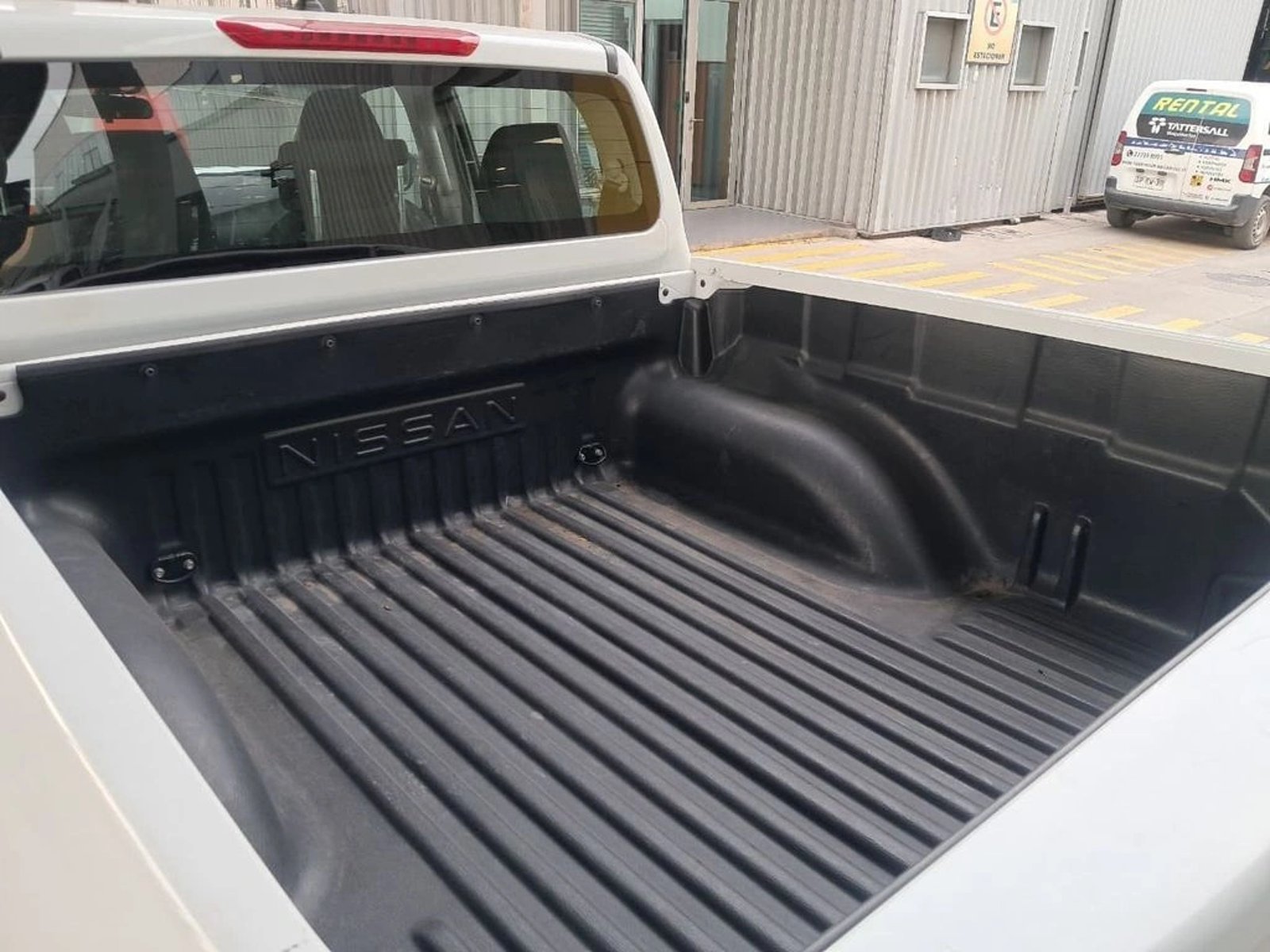 Nissan NAVARA 2.3 XE DC 4X2 MT 2024 - Imagen 11 de 20