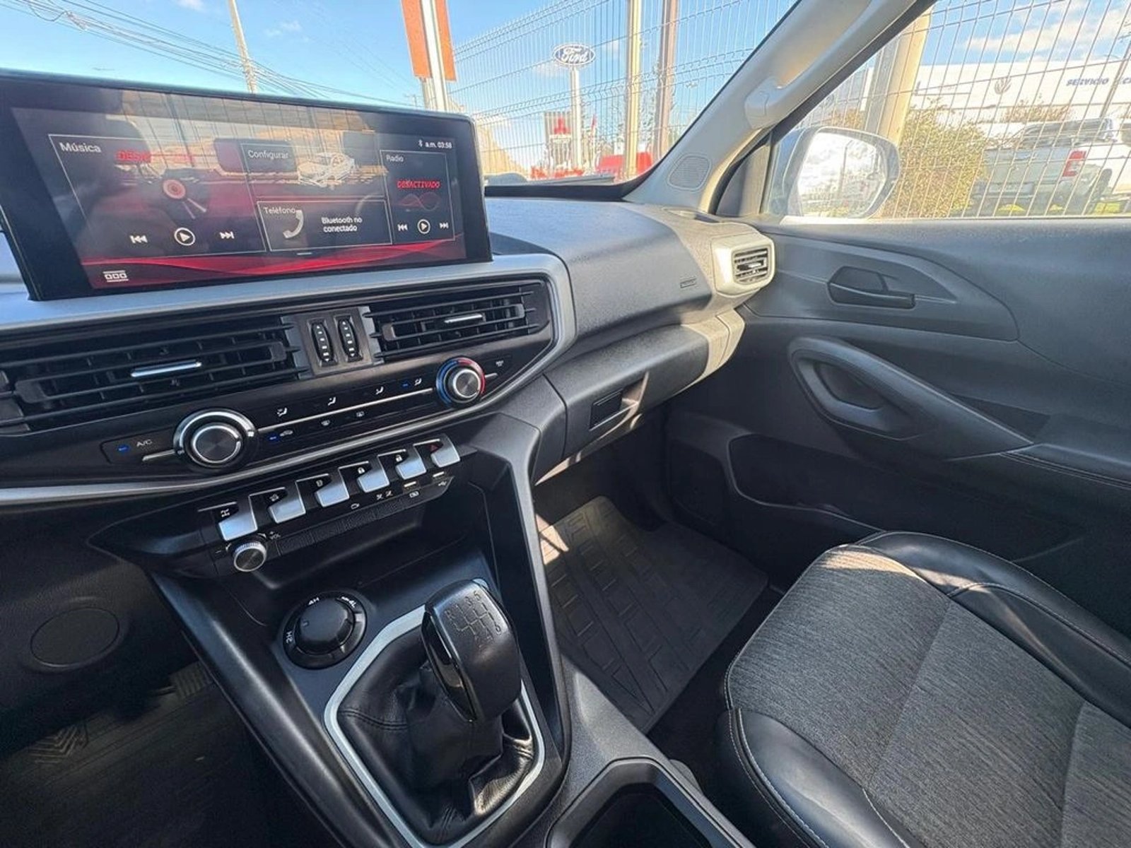 Peugeot LANDTREK 1.9 4X4 MT 2023 - Imagen 10 de 12