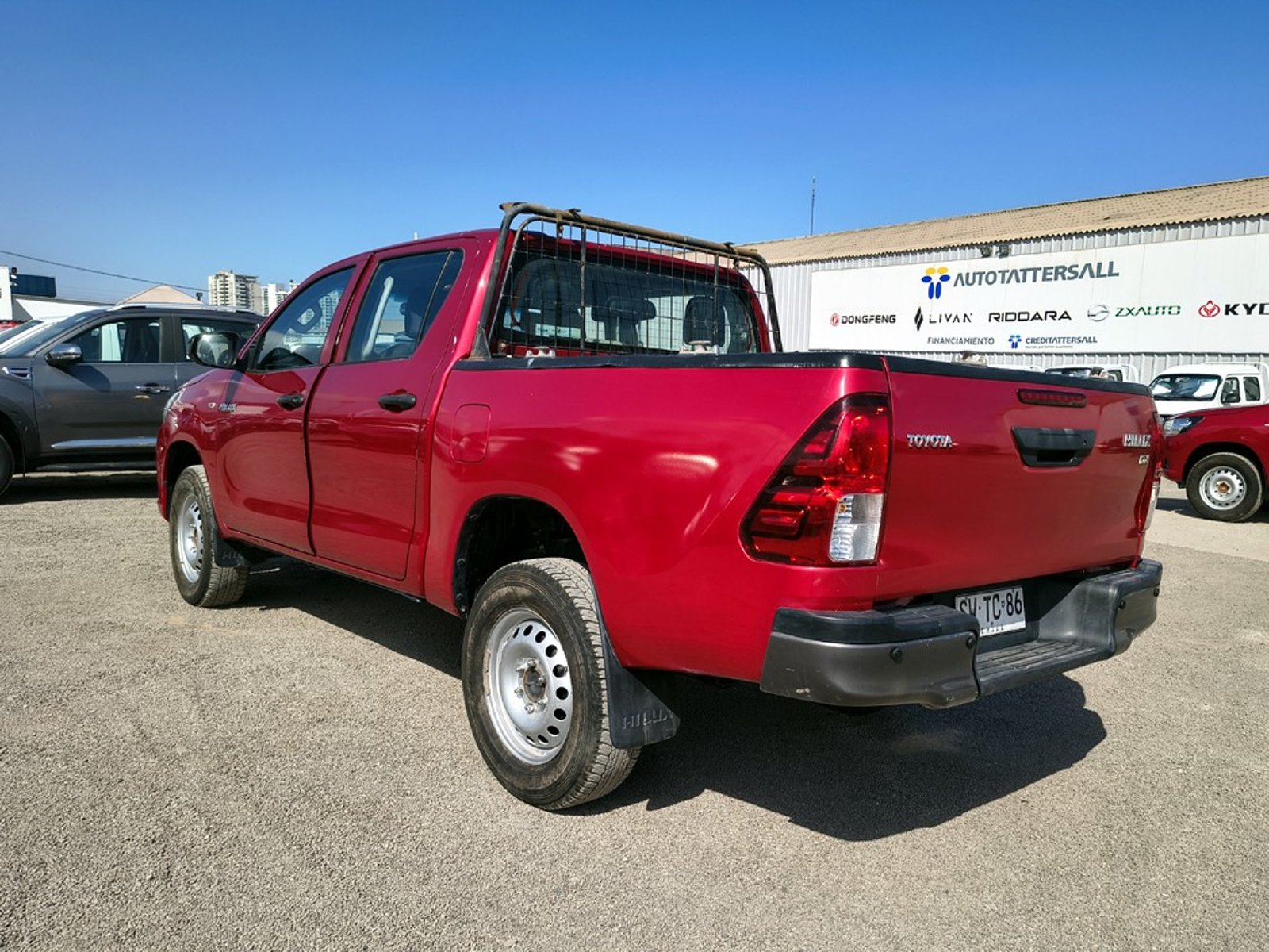 TOYOTA HILUX 2.4 DX 4X2 DIESEL MT 2023 - Imagen 5 de 18