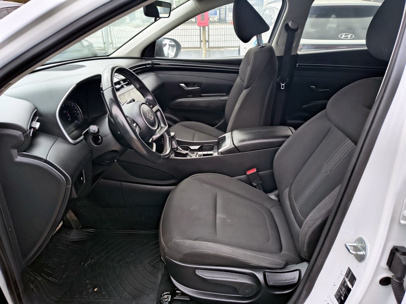 Hyundai TUCSON 2.0 Gasolina 4x4 T/A 2024 - Imagen 9 de 20
