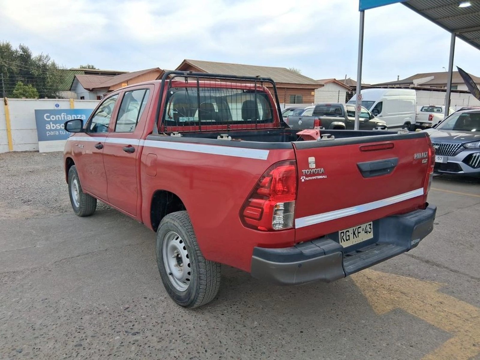 TOYOTA HILUX 2.4 DX DIESEL 4X2 DOB. CAB. MT 4P 2022 - Imagen 7 de 19