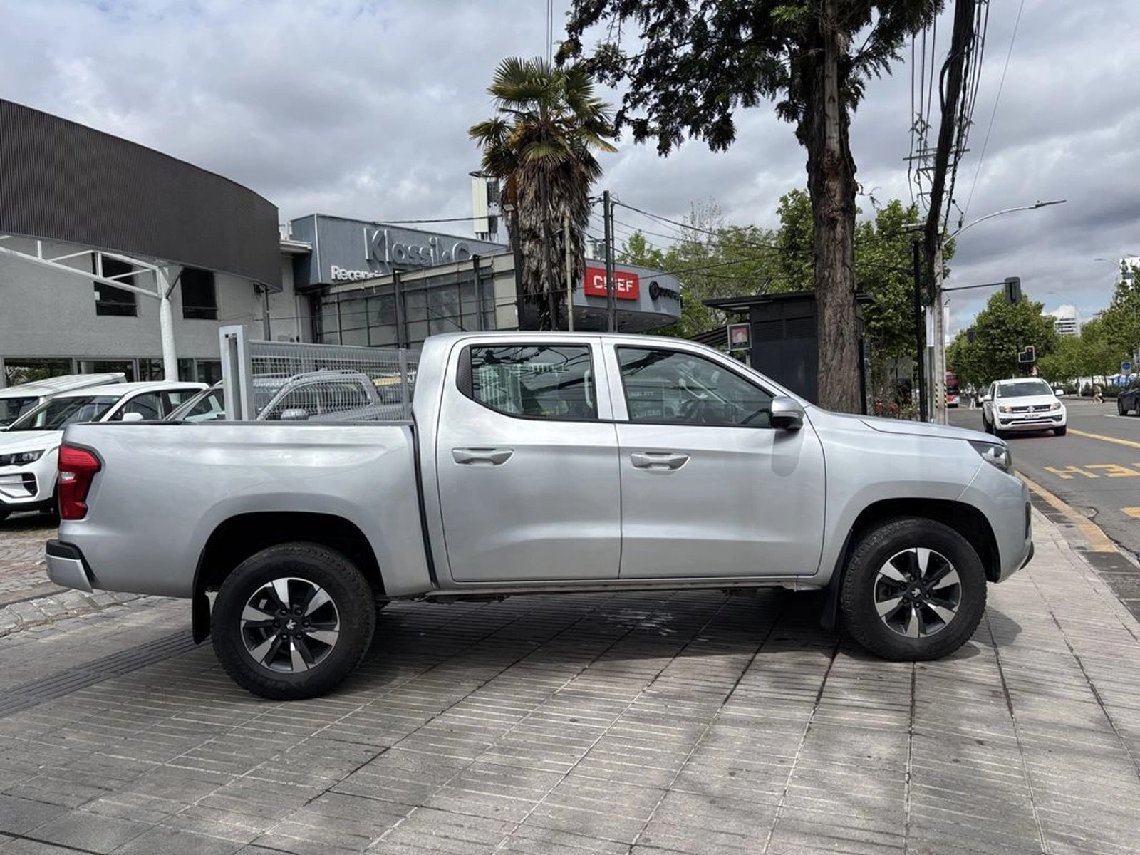 Peugeot LANDTREK LANDTREK BLUEHDI 180 4X4 AT 2024 - Foto 5 de 20