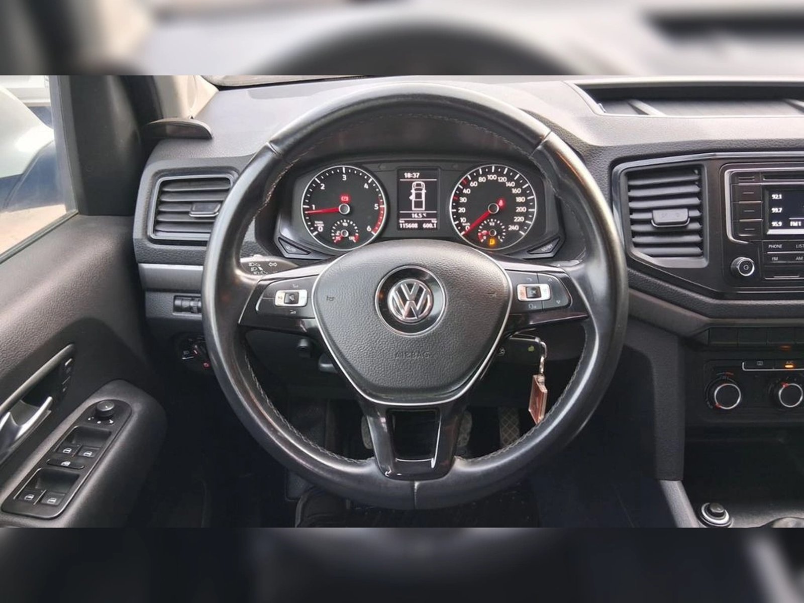 VOLKSWAGEN AMAROK 2.0 TRENDLINE  MT 4X4 DIESEL 2023 - Imagen 10 de 19