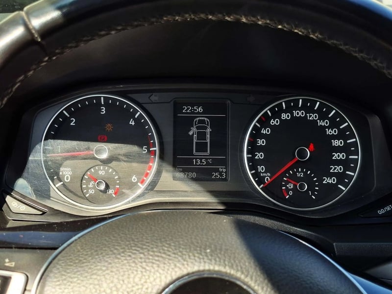 Volkswagen AMAROK TREDLINE 2.0 MT 4X2 2023 - Imagen 20 de 20