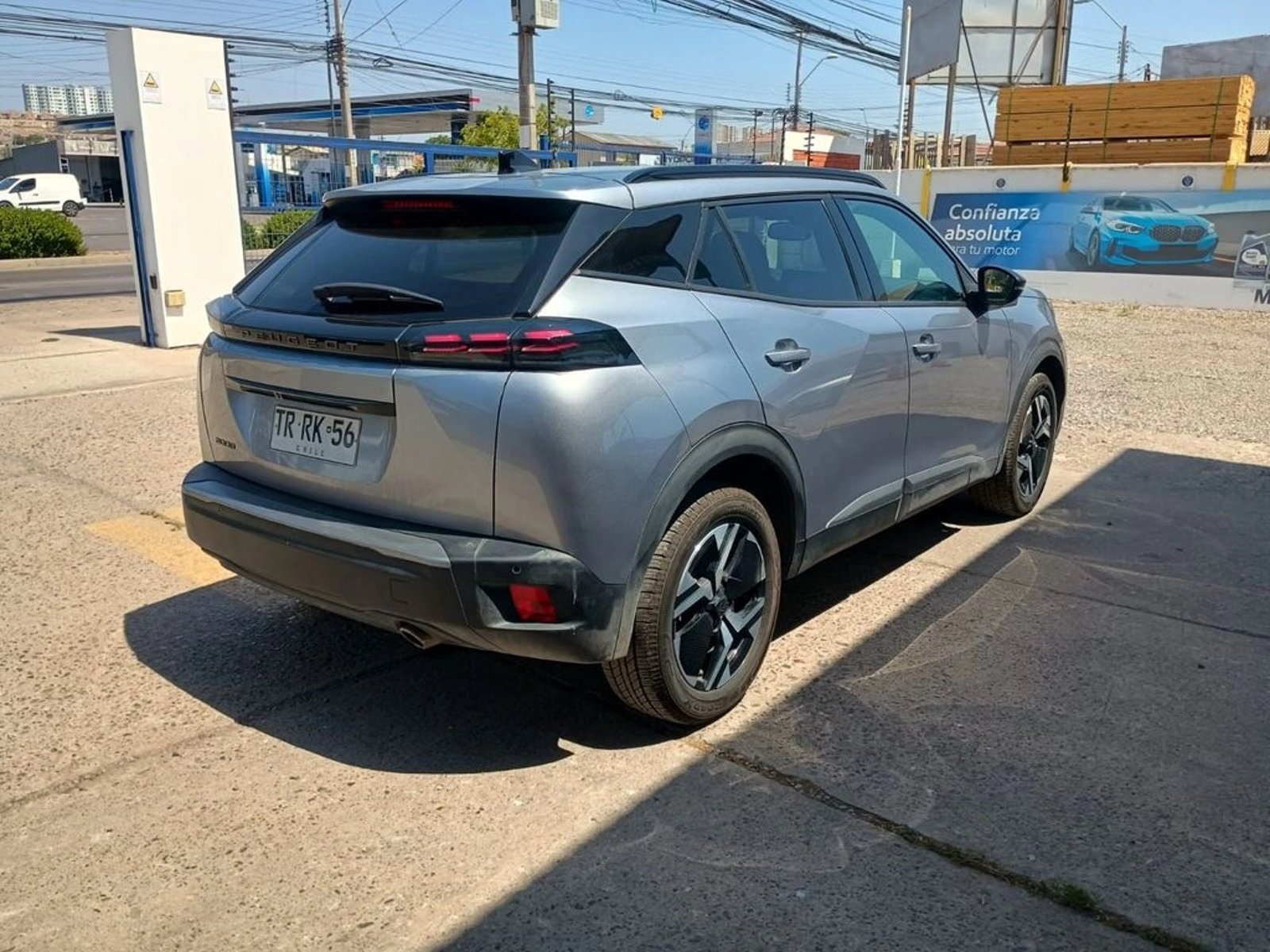 PEUGEOT 2008 ALLURE 1.5 DIESEL AT 2025 - Imagen 8 de 16