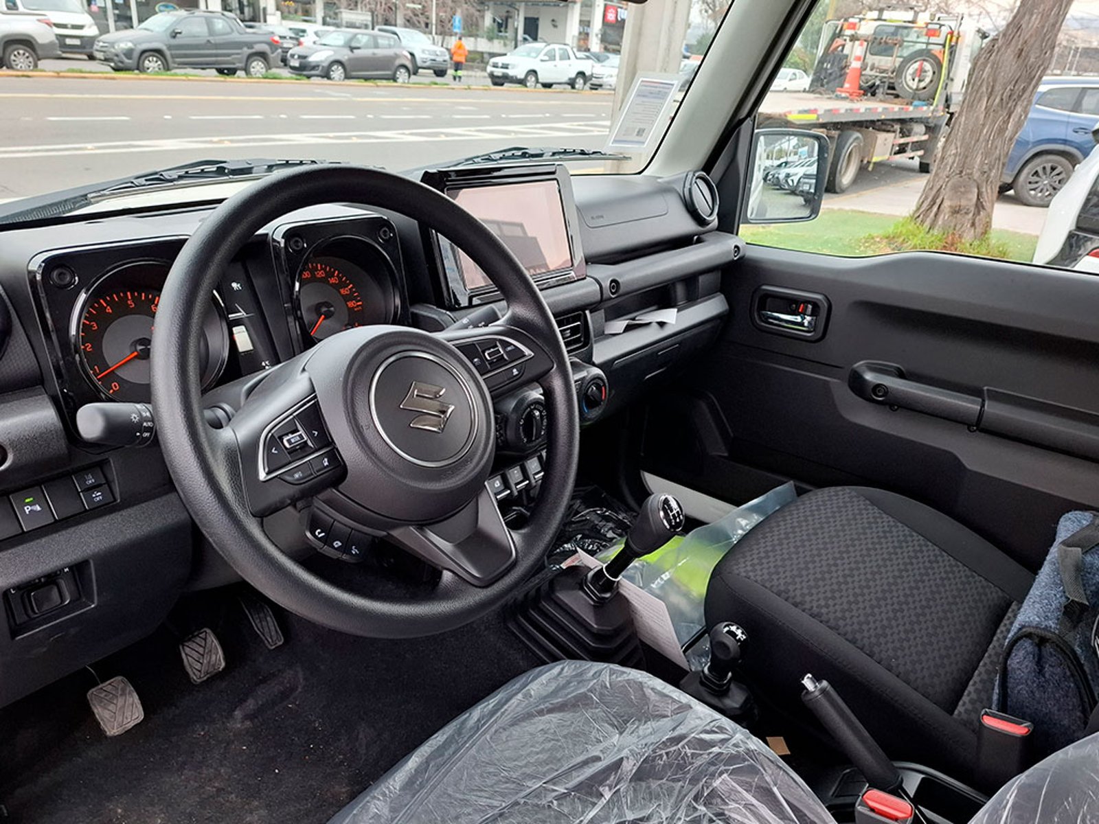 Suzuki JIMNY GL WINCHE MT 4X4 2026 - Imagen 10 de 20