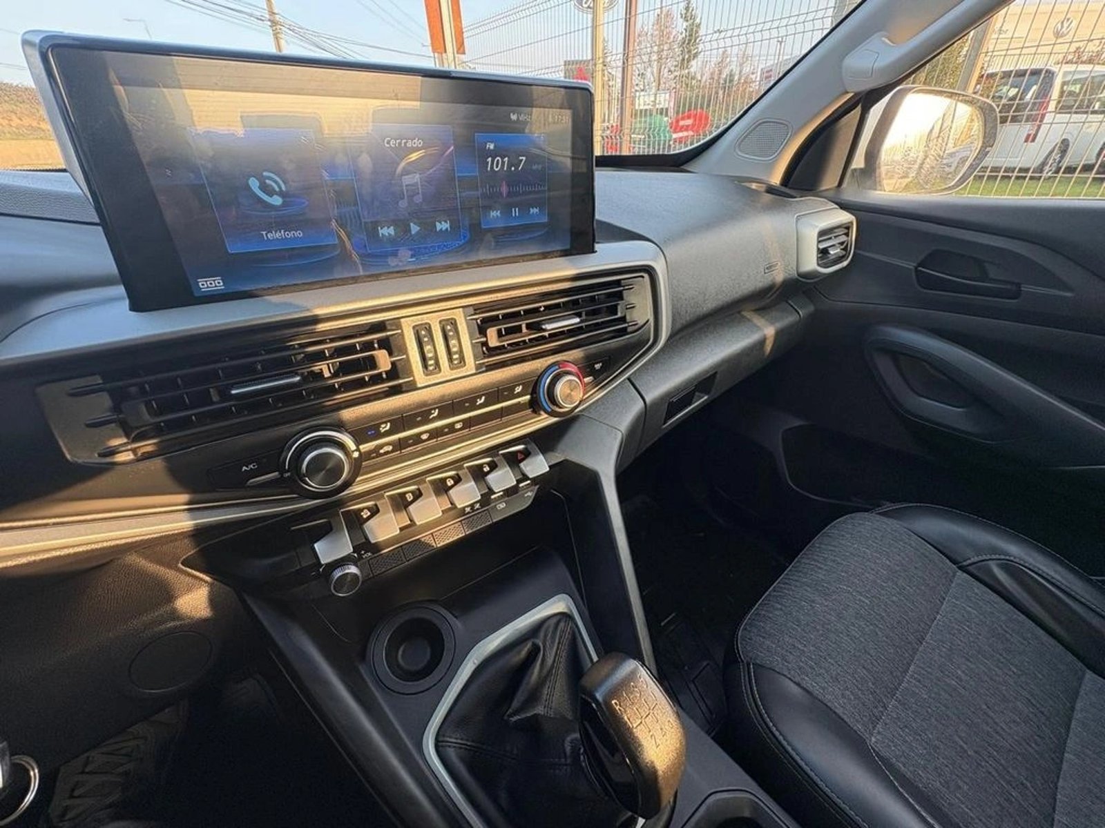 PEUGEOT LANDTREK 1.9 4X2 MT 2023 - Imagen 10 de 12