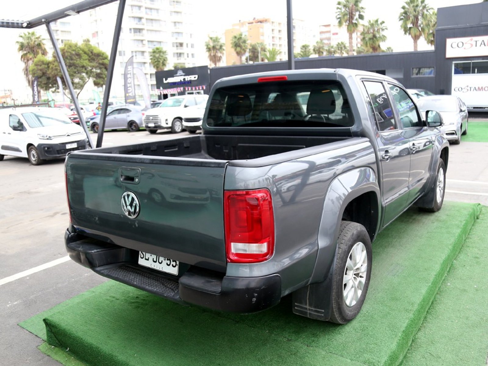 Volkswagen AMAROK TRENDLINE 4X2 2.0 MT 2023 - Imagen 8 de 20
