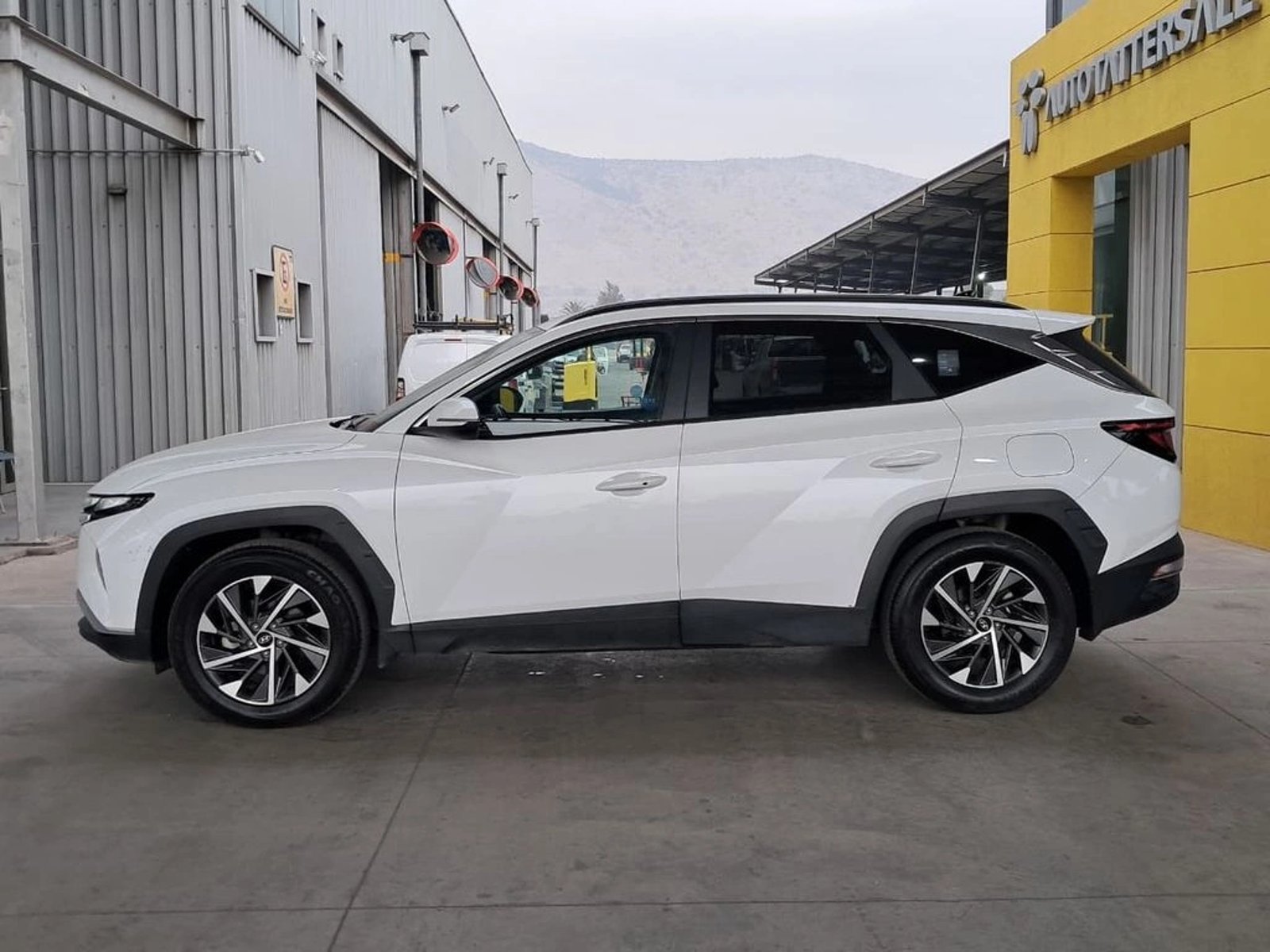 Hyundai TUCSON 2.0 4x2 AT 2024 - Imagen 9 de 20