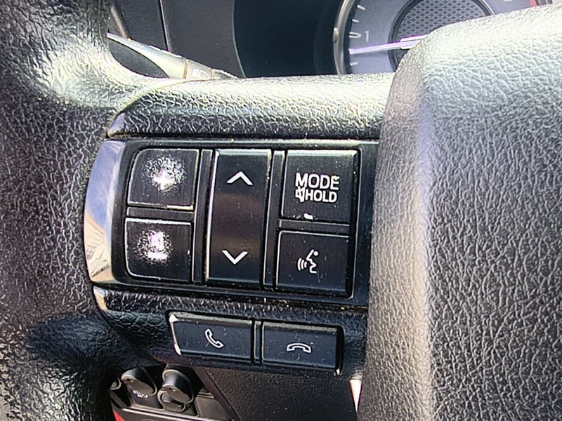 Toyota HILUX 2.8 SR Diesel 4x4 T/M 2023 - Imagen 14 de 20