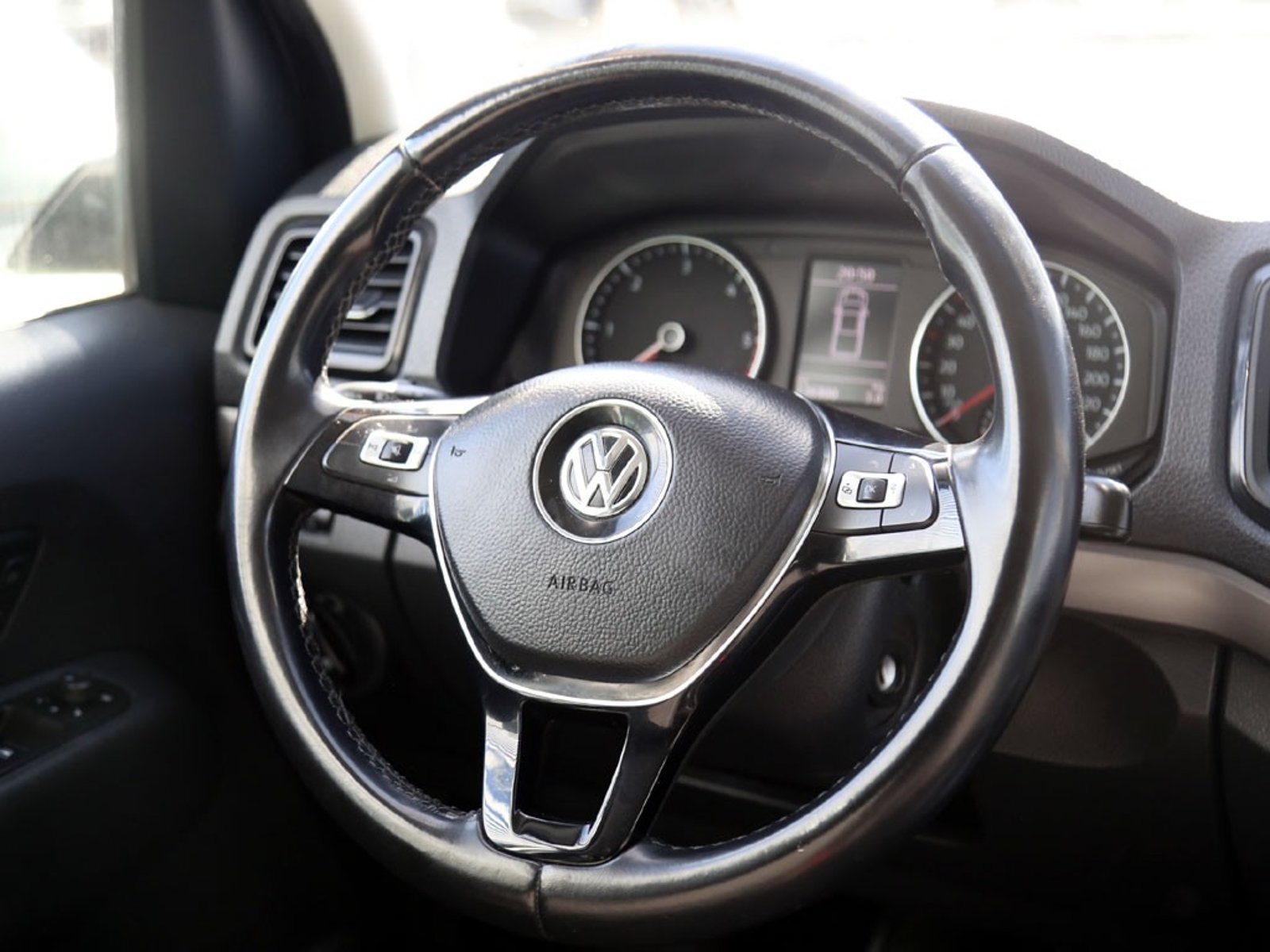VOLKSWAGEN AMAROK COMFORTLINE AT 2.0 4X4 2021 - Imagen 14 de 20