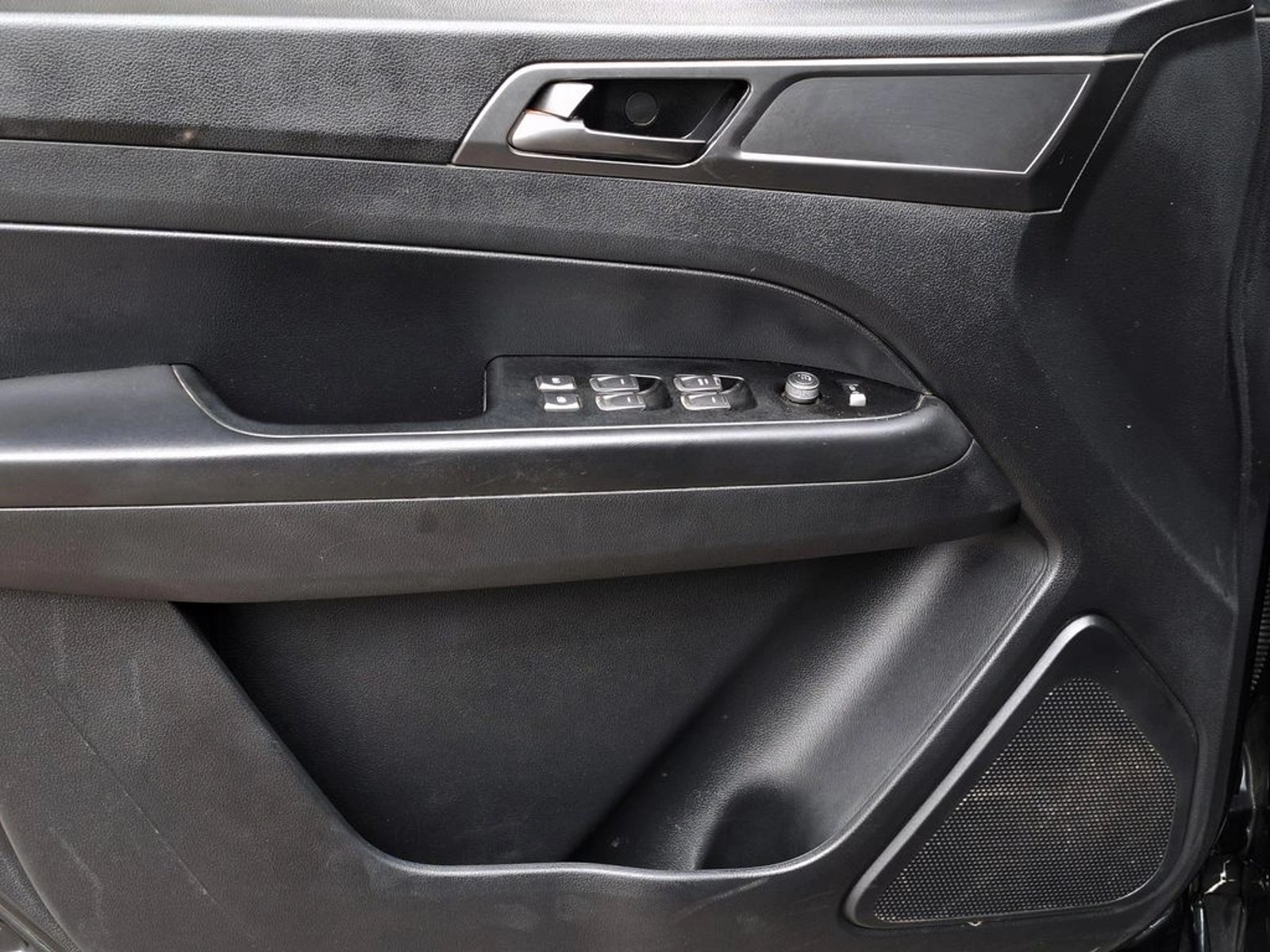 SsangYong GRAND MUSSO 2.2D Limited Plus Auto 4x4 AT 2024 - Imagen 12 de 20