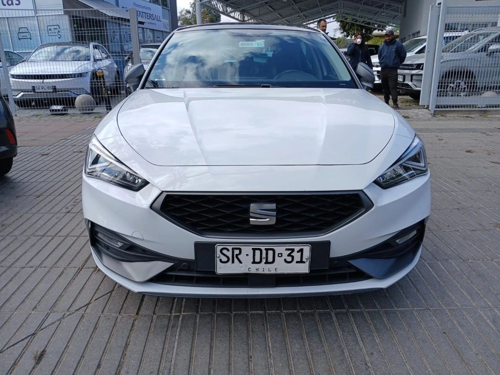 SEAT LEON Leon FR 1.4 TSI AT 2023 - Foto 2 de 17
