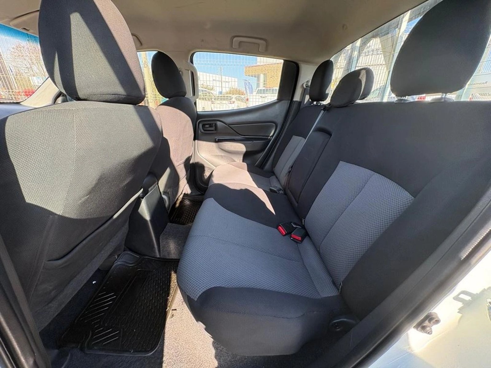 MITSUBISHI L200 KATANA CR 4X2 2022 - Imagen 11 de 12
