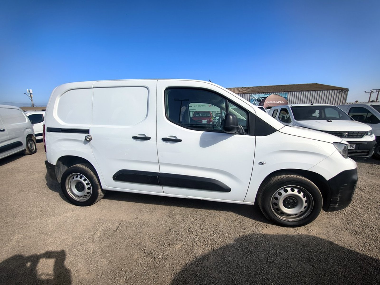 PEUGEOT PARTNER PARTNER L1 1.6 Diesel 4x2 T/M 2023 - Imagen 4 de 16