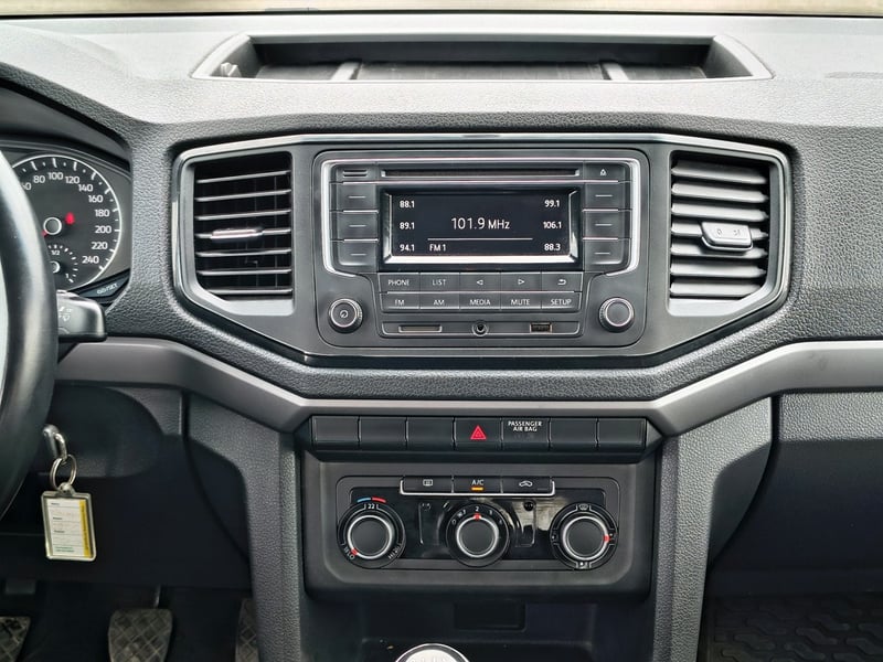 Volkswagen AMAROK 2.0 Diesel 4x2 T/M TRENDLINE 2023 - Imagen 18 de 20