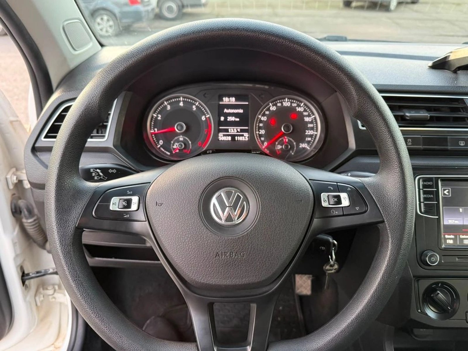 Volkswagen SAVEIRO 1.6 CAB EXT MT 2023 - Imagen 13 de 14
