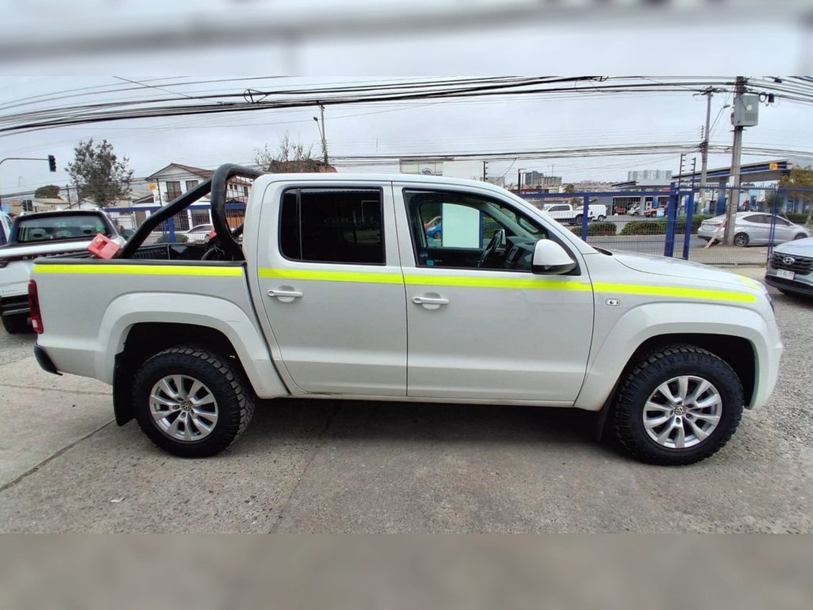 VOLKSWAGEN AMAROK 2.0 TRENDLINE DIESEL 4MOTION 4X4 DOB. CAB. MT 4P 2022 - Imagen 4 de 19