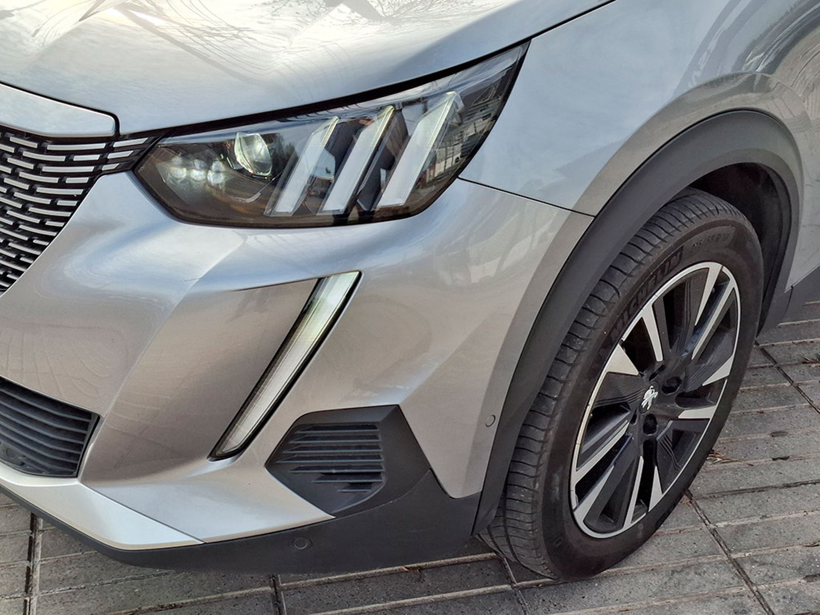 Peugeot E-2008 2008 EV 2023 - Imagen 7 de 20