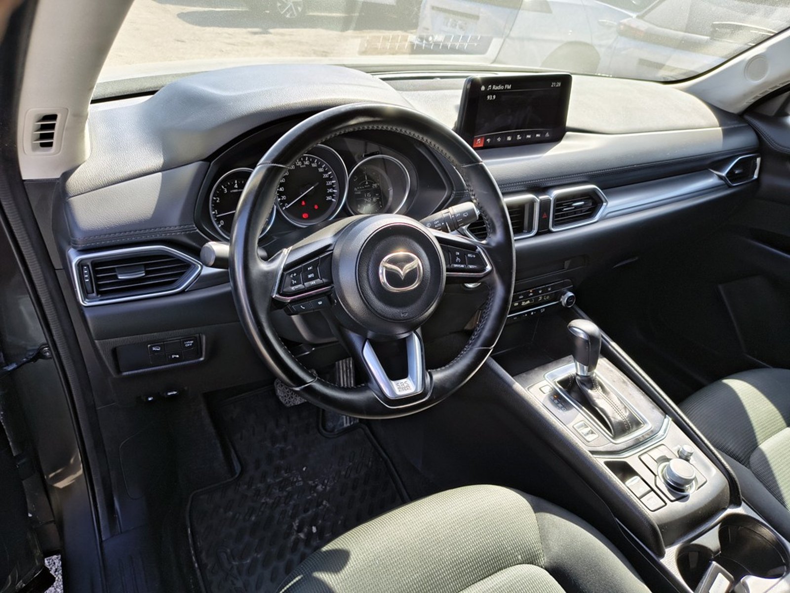 MAZDA CX-5 2.0 Gasolina 4x4 T/A 2024 - Imagen 10 de 18