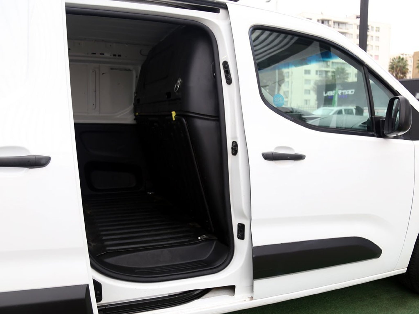 PEUGEOT PARTNER 1.6 L1 HDI MT DIESEL 2021 - Imagen 7 de 19