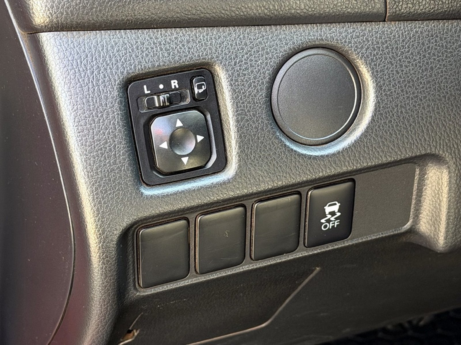 Mitsubishi L200 2.4 KATANA CRT 4X4 MT 2023 - Imagen 12 de 20