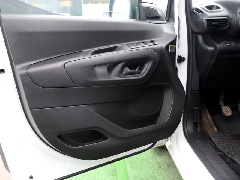 Citroën BERLINGO BLUEHDI 1.5 2024 - Imagen 13 de 20