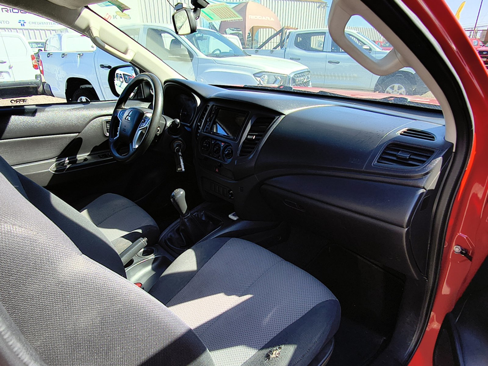 Mitsubishi L200 L200 KATANA 2.4 Diesel 4x2 T/M 2022 - Imagen 19 de 19