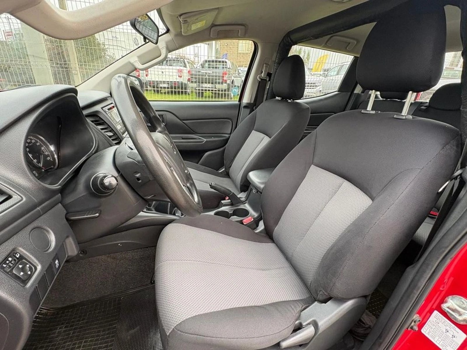 MITSUBISHI L200 CR KATANA 4X2 2022 - Imagen 10 de 12