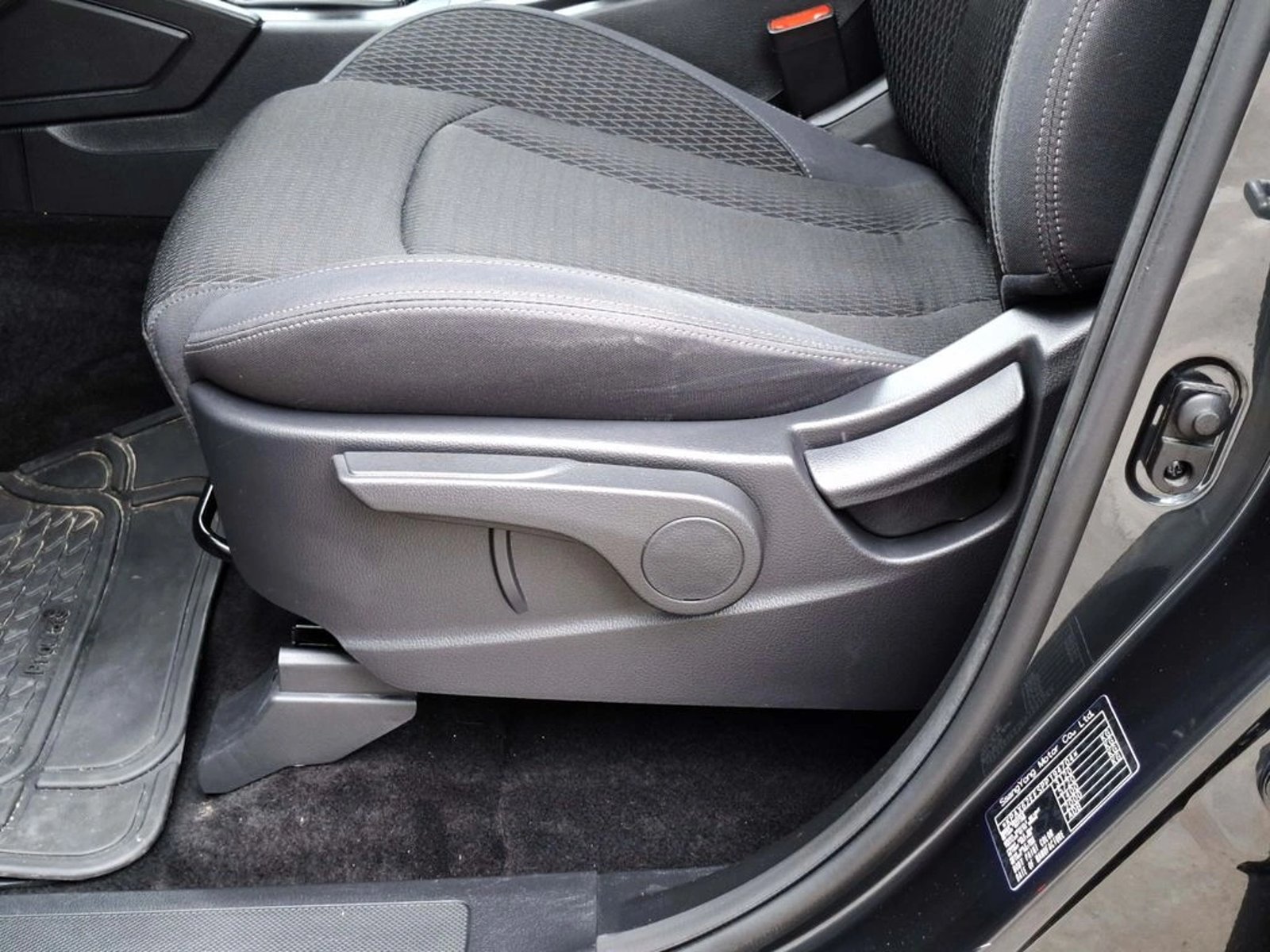 SsangYong MUSSO 2.2 4X2 MT 2024 - Imagen 15 de 20