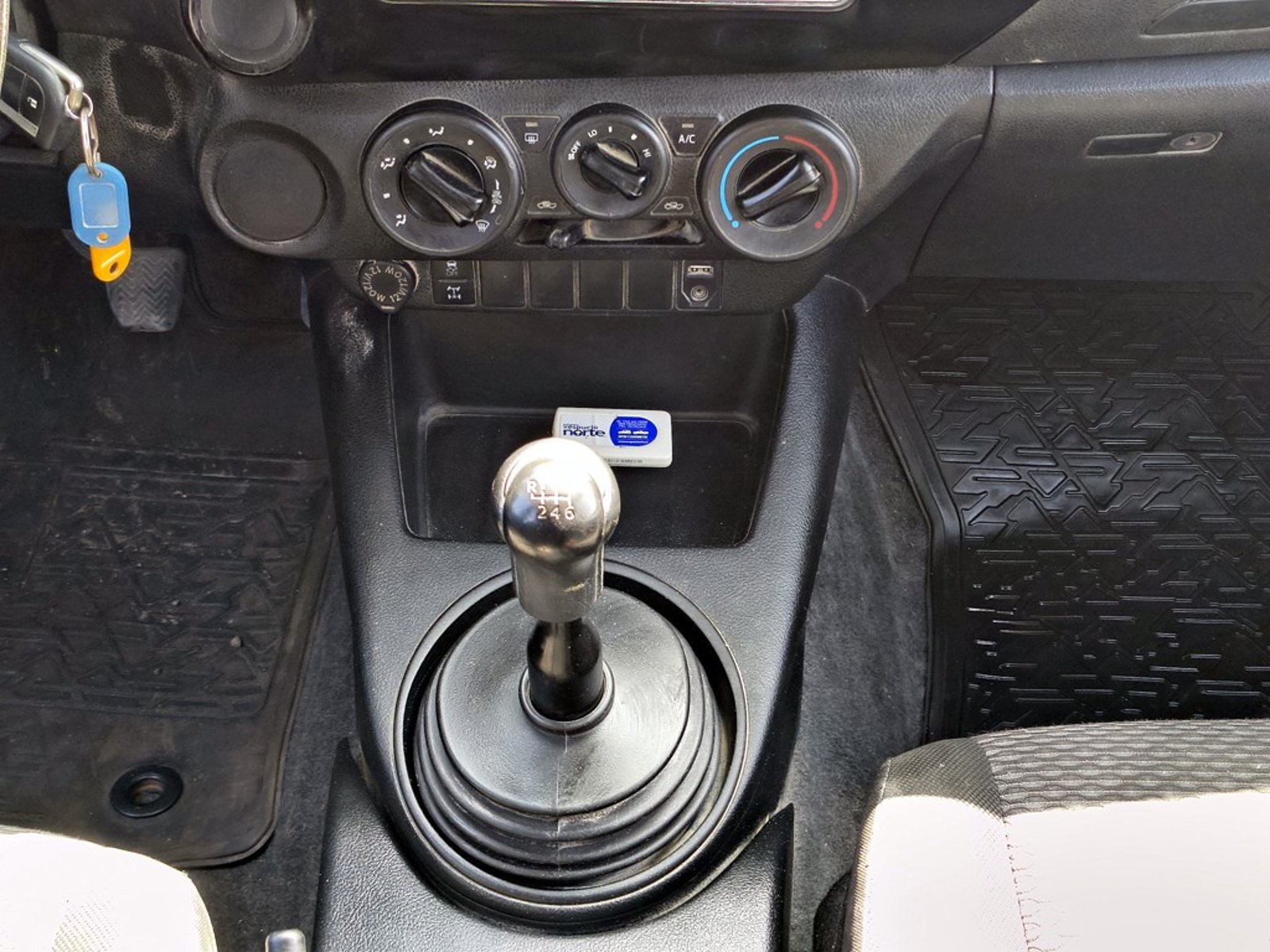 Toyota HILUX TSS 2.4 Diesel 4X2 T/M 2023 - Imagen 18 de 20