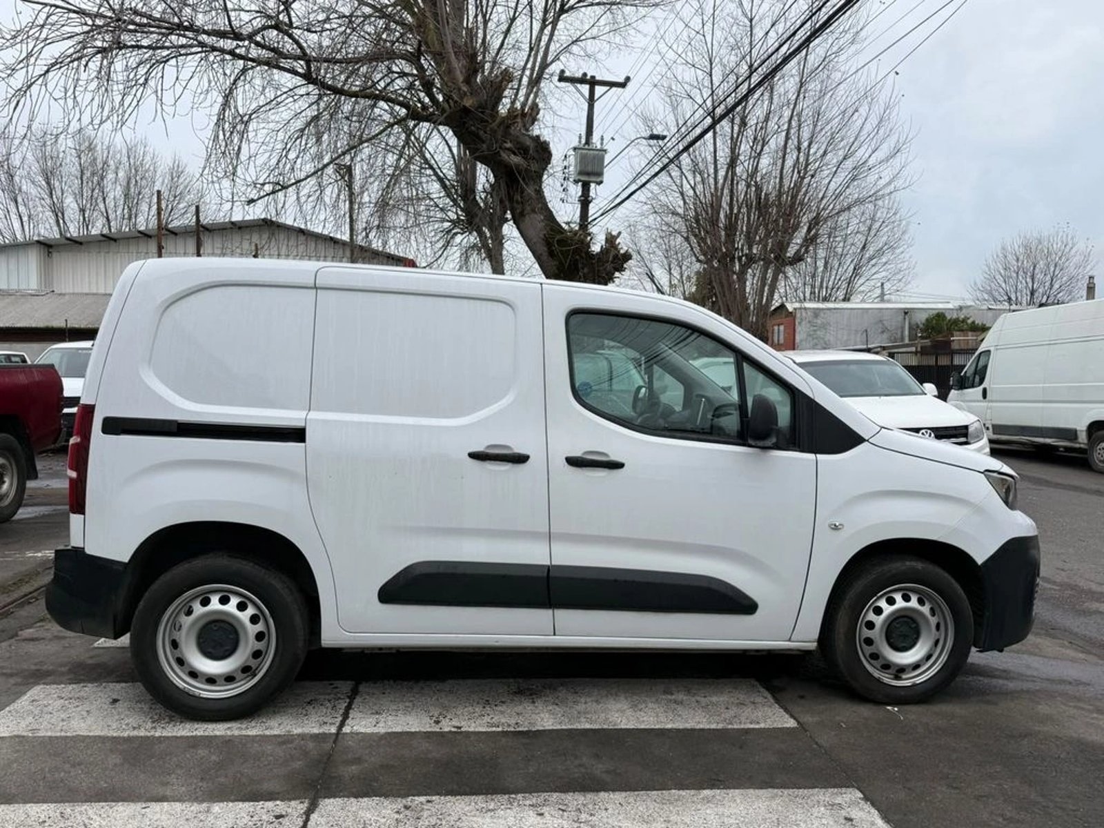 Peugeot PARTNER 1.5 L1 MT DIESEL 2024 - Foto 4 de 14