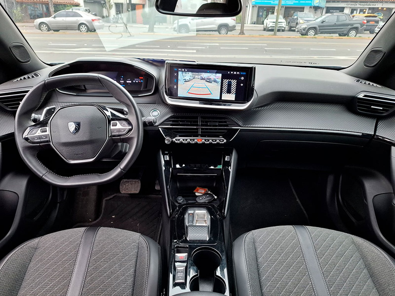 Peugeot 2008 1.5 ALLURE BLUEHDI 2025 - Imagen 8 de 20