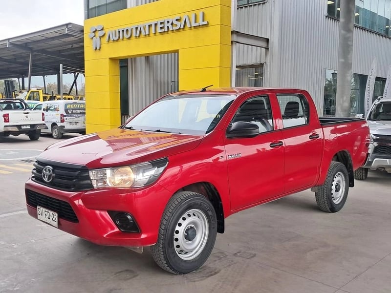 Toyota HILUX 2.4 DX 4X2 MT 2023