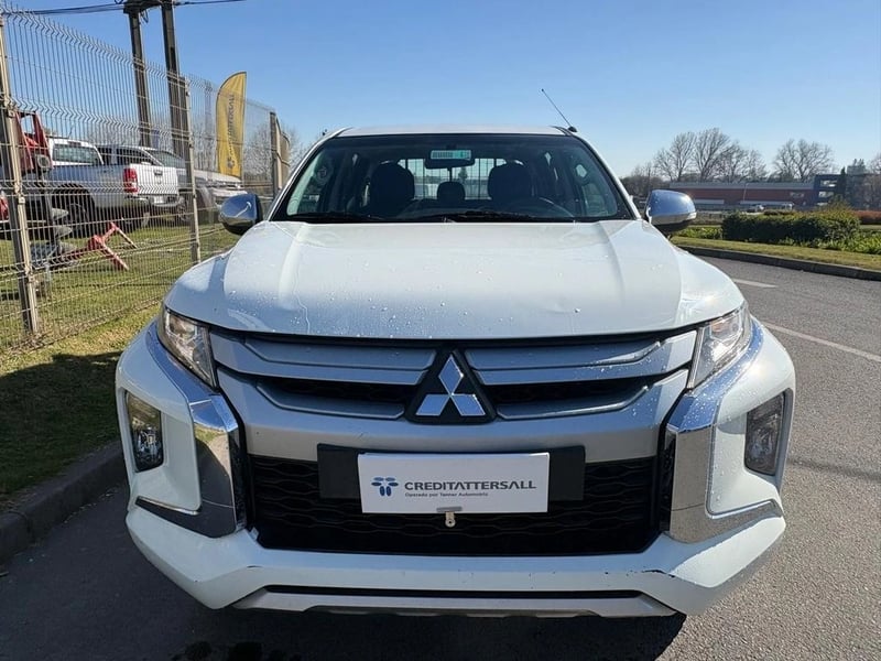 Mitsubishi L200 KATANA CR 4X2 2023 - Imagen 3 de 12