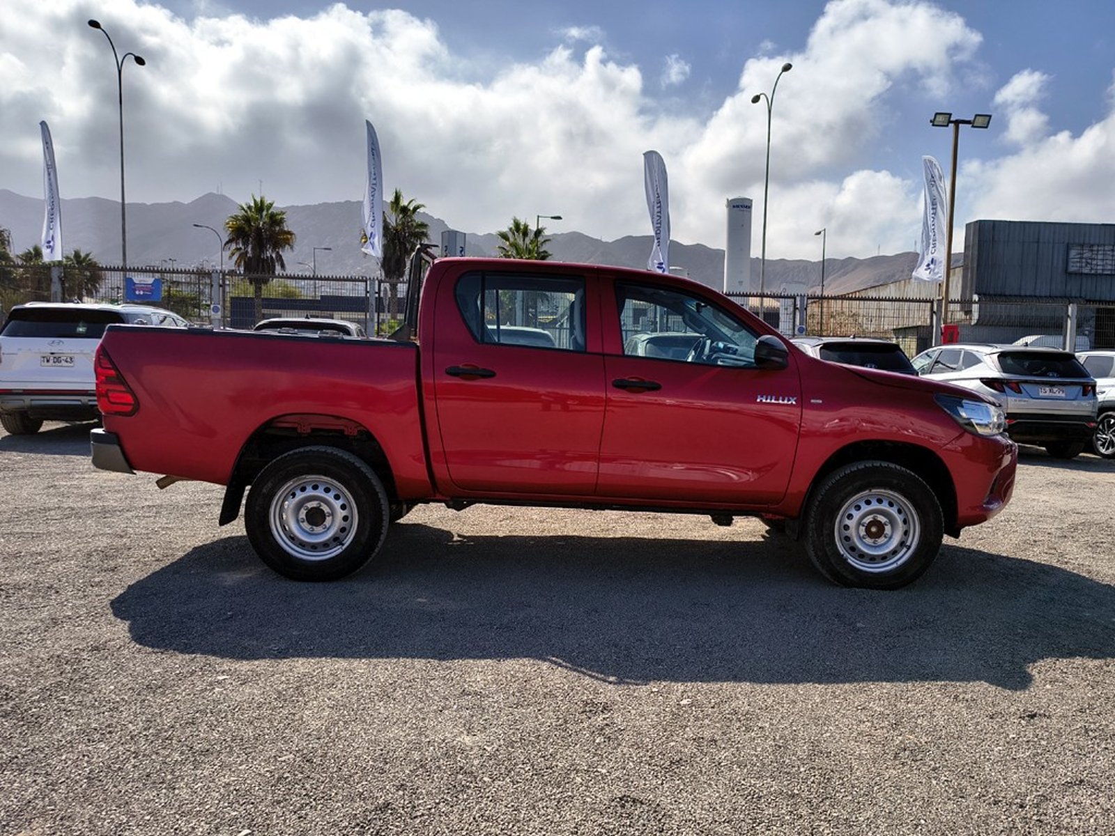 TOYOTA HILUX 2.4 DX 4X2 DIESEL MT 2023 - Imagen 4 de 18