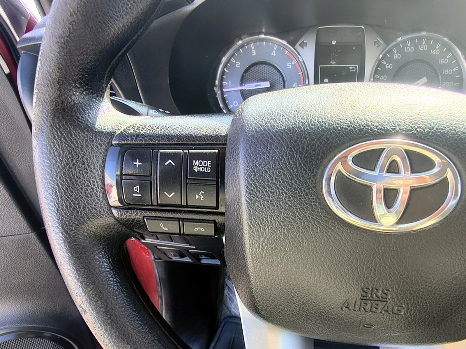 TOYOTA HILUX HILUX TSS 2.4 Diesel 4X2 T/M 2021 - Imagen 13 de 19