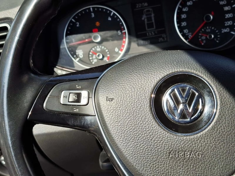 Volkswagen AMAROK TREDLINE 2.0 MT 4X2 2023 - Imagen 18 de 20