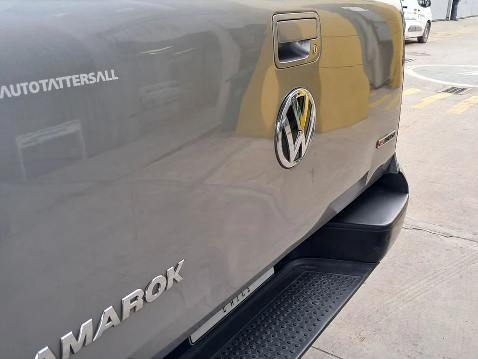 Volkswagen AMAROK COMFORTLINE 4X4 DC AT 2023 - Imagen 10 de 20