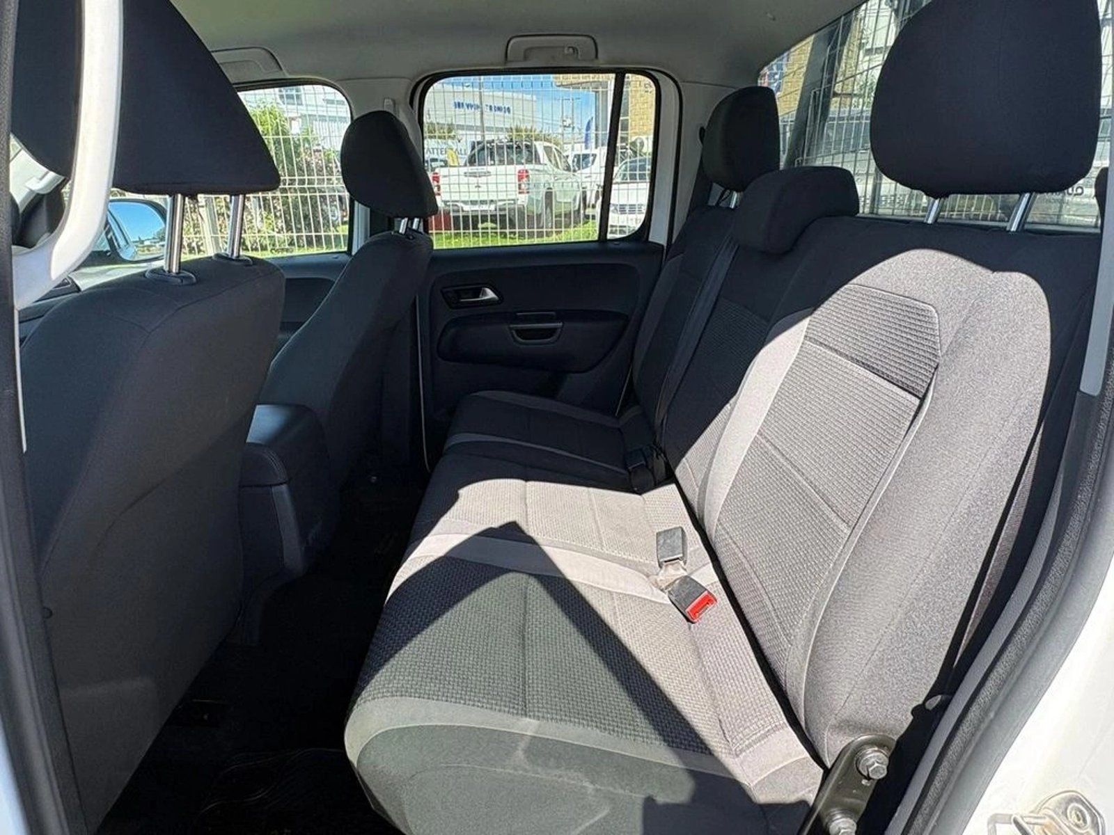 VOLKSWAGEN AMAROK TRENDLINE 4X4 DIESEL 2023 - Imagen 11 de 12