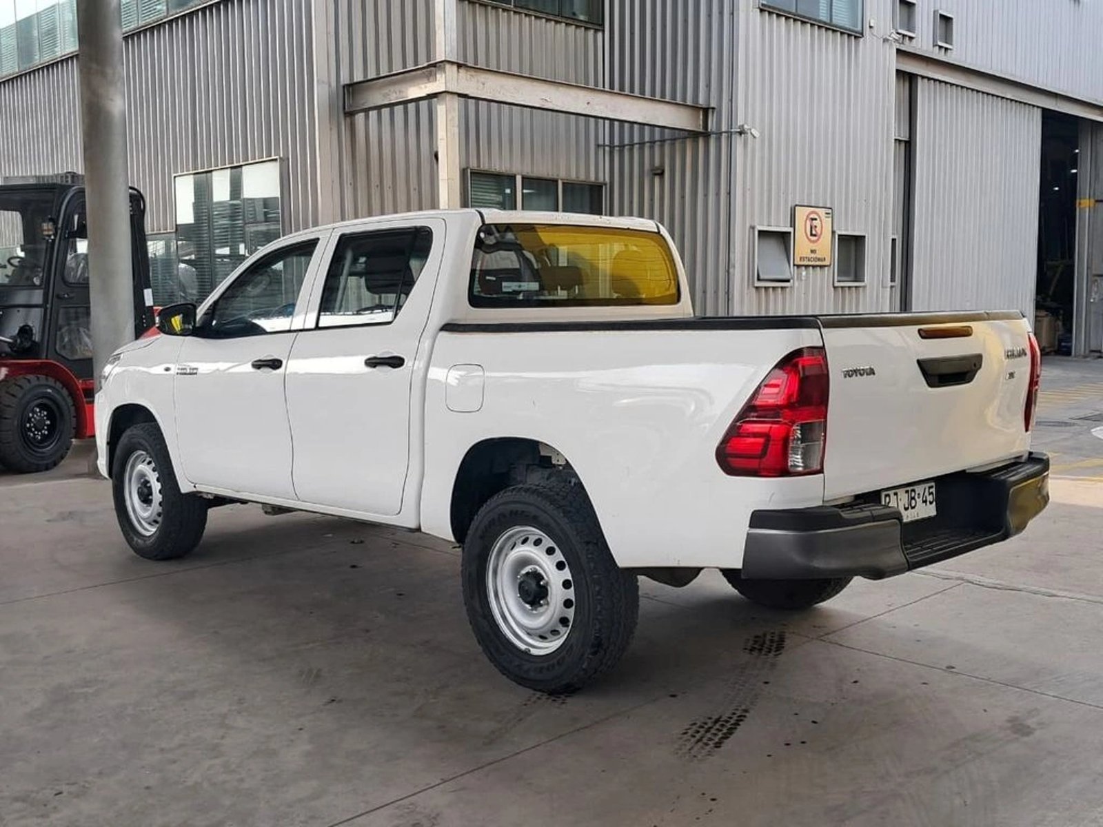 TOYOTA HILUX DX 2.4 4X2 2022 - Imagen 8 de 20
