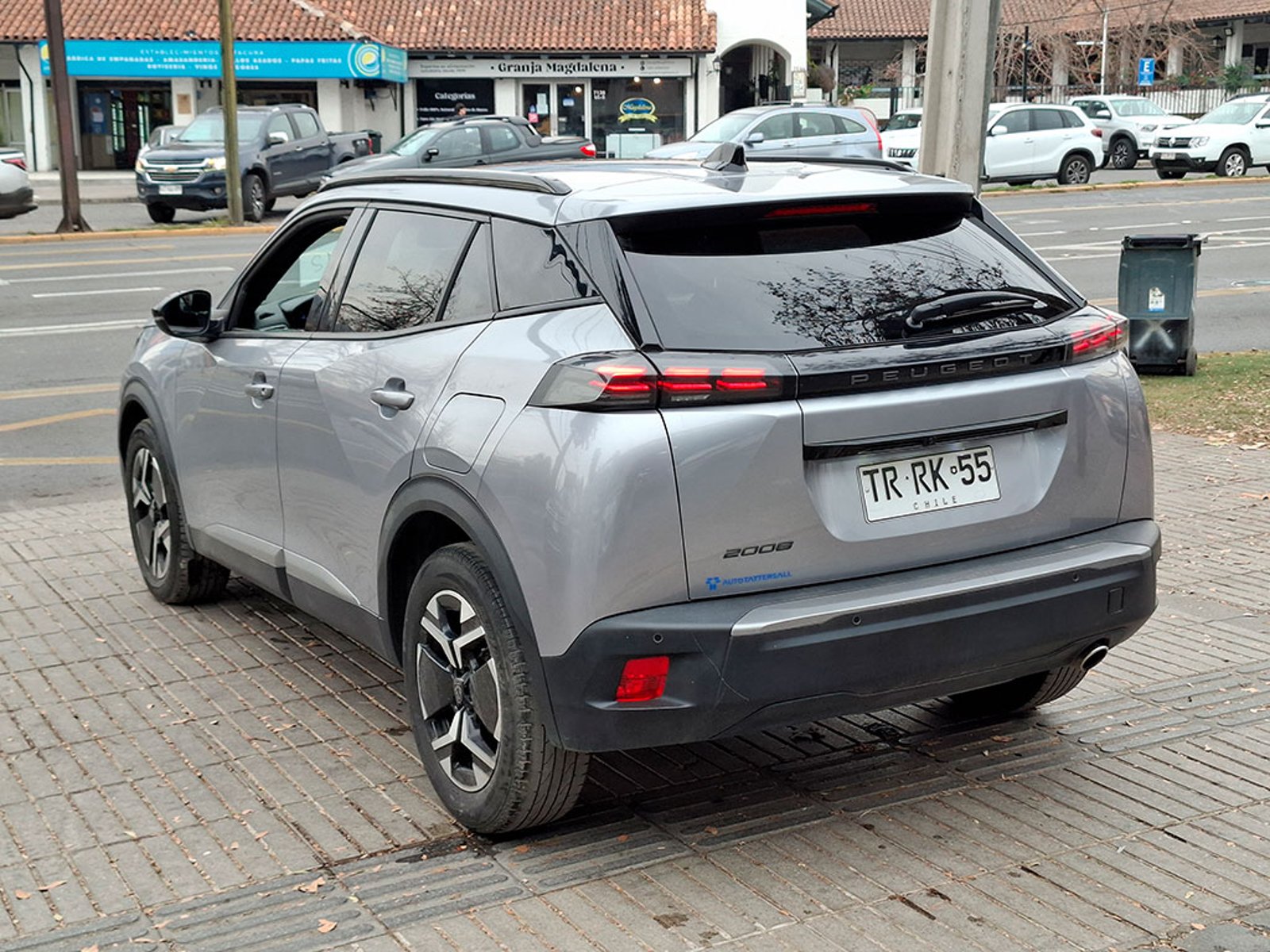 Peugeot 2008 1.5 ALLURE BLUEHDI 2025 - Foto 4 de 20