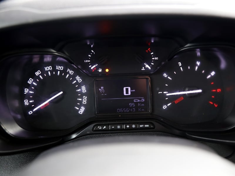Citroën BERLINGO BLUEHDI 1.5 2024 - Imagen 19 de 20