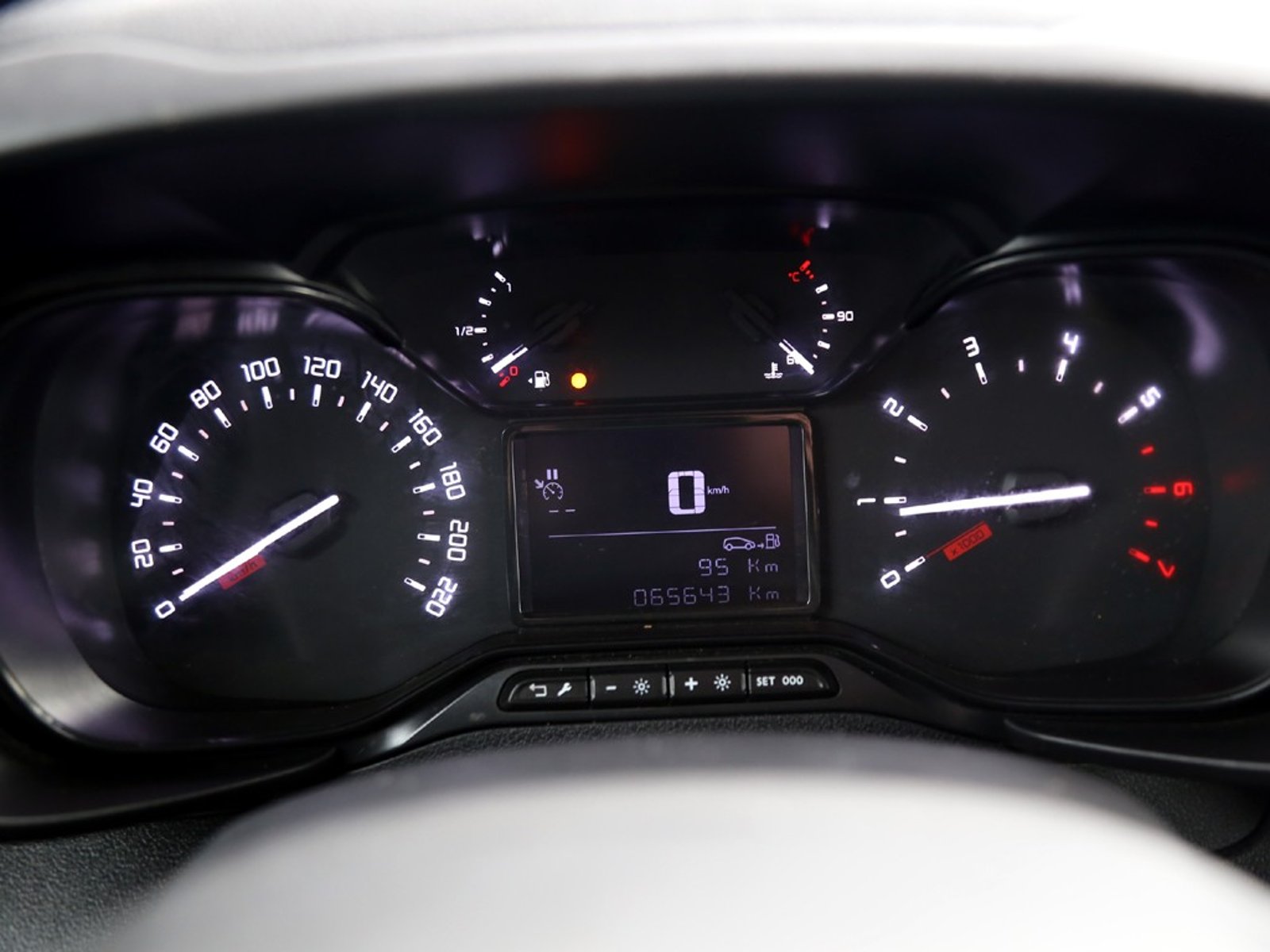 Citroën BERLINGO BLUEHDI 1.5 2024 - Imagen 19 de 20