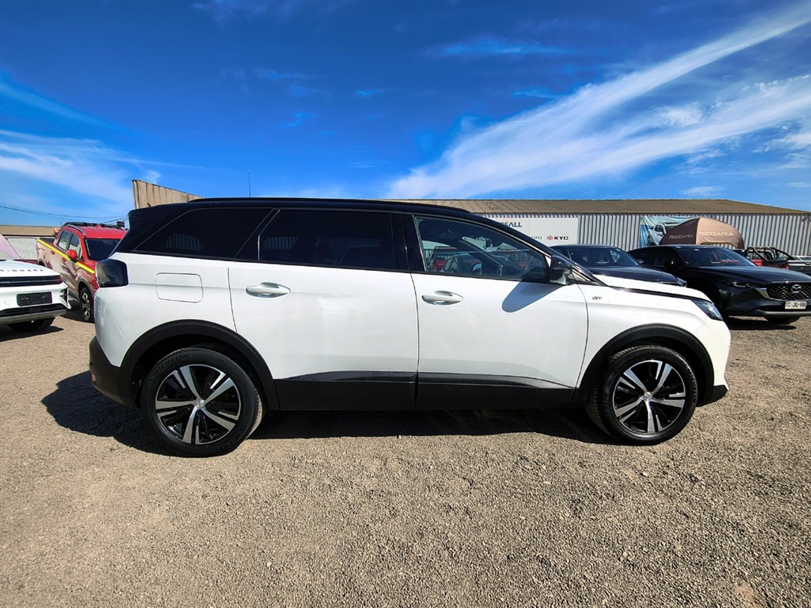 PEUGEOT 5008 BLUEHDI 130 1.5 AUT 2023 - Foto 4 de 20