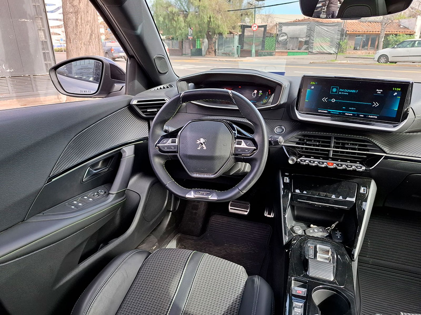 Peugeot E-2008 2008 EV 2023 - Imagen 8 de 20