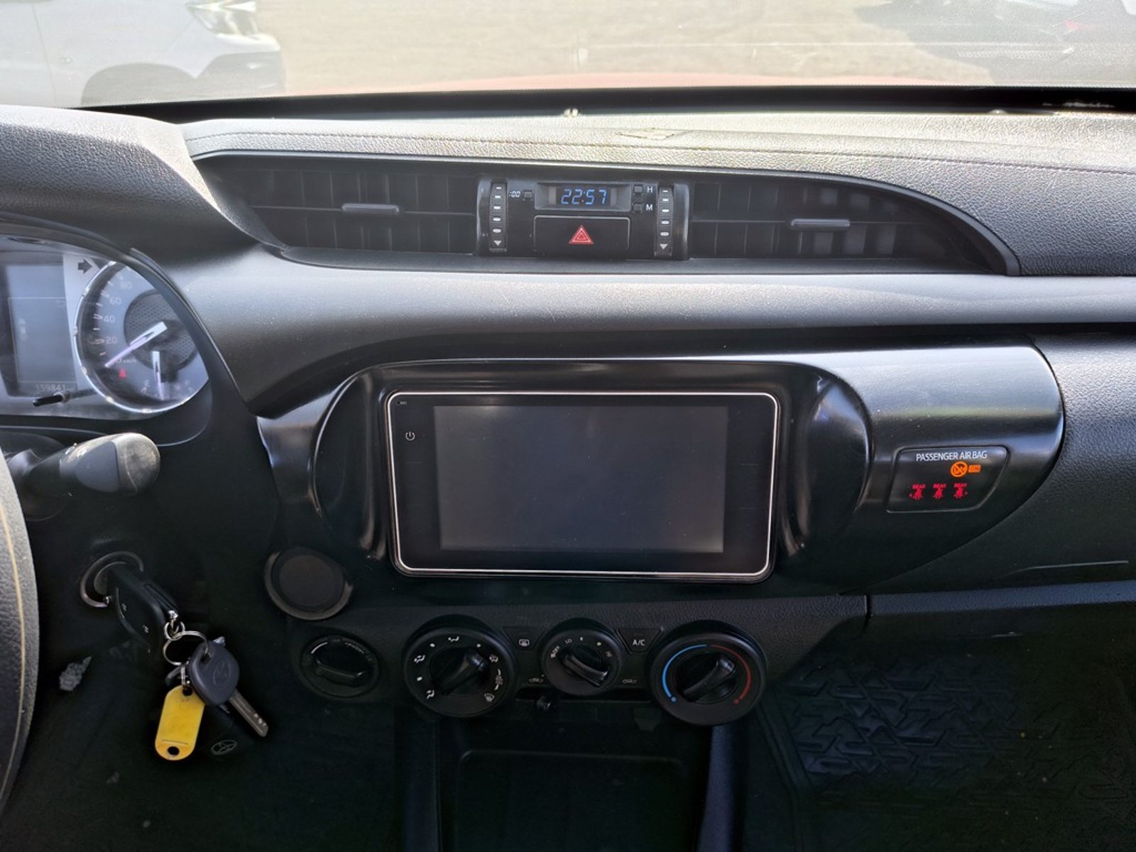Toyota HILUX HILUX TSS 2.4 Diesel 4X4 T/M 2024 - Imagen 15 de 17