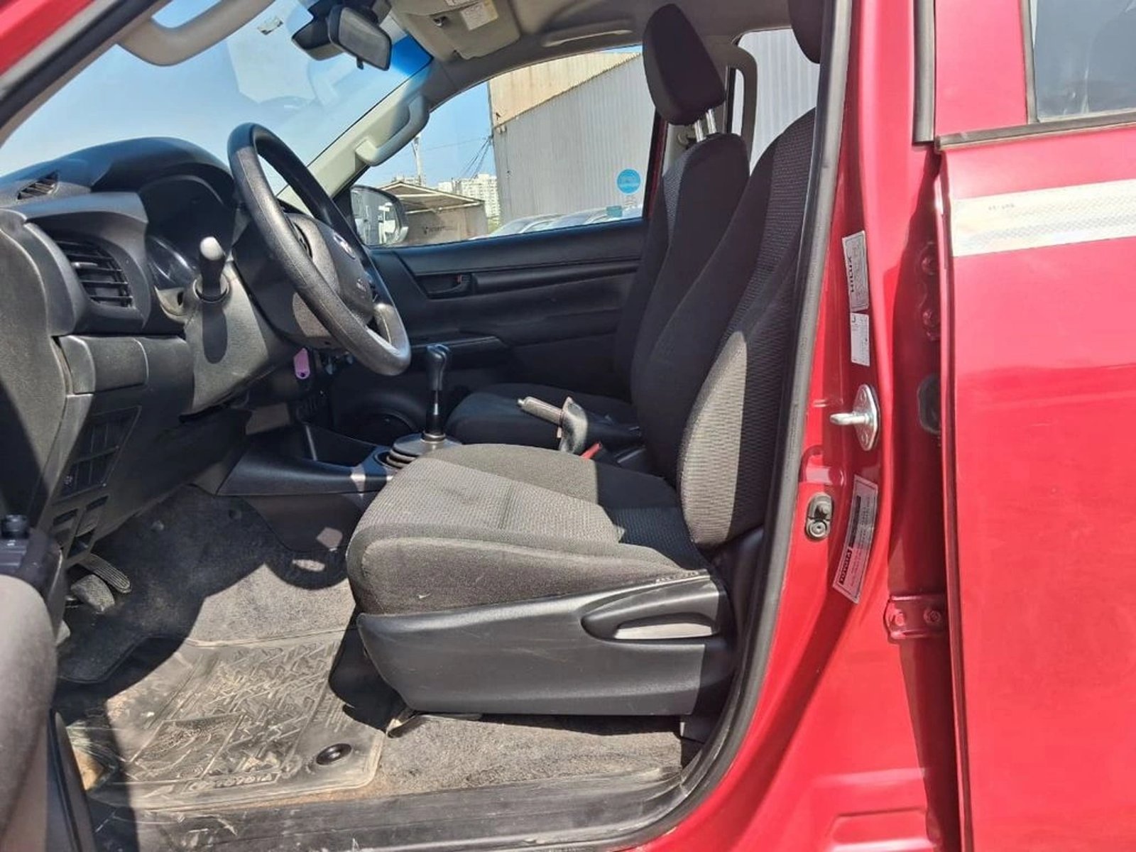 TOYOTA HILUX TSS 2.4 Diesel 4X2 T/M 2021 - Imagen 11 de 17