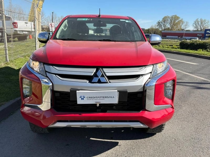 Mitsubishi L200 KATANA CRT 4X4 2024 - Imagen 3 de 13
