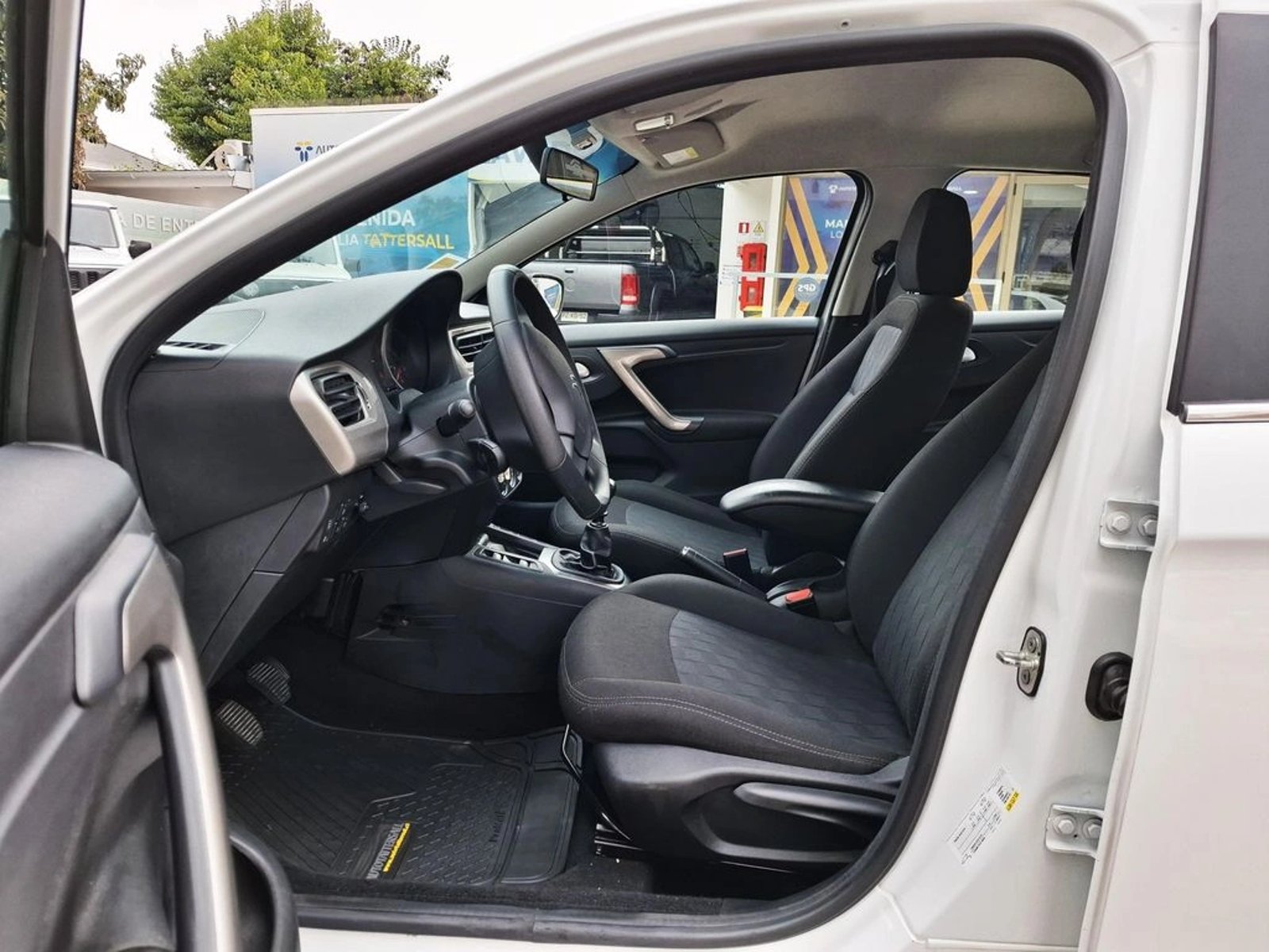 CITROEN C-ELYSEE 1.6 DIESEL 2025 - Imagen 13 de 20